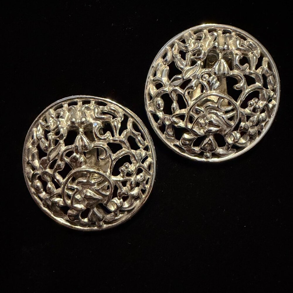 Sarah‎ Coventry women's silver tone open metal work clip on earrings 1.2" signed
